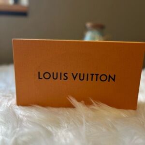 Luis Vuitton box, envelope and message card